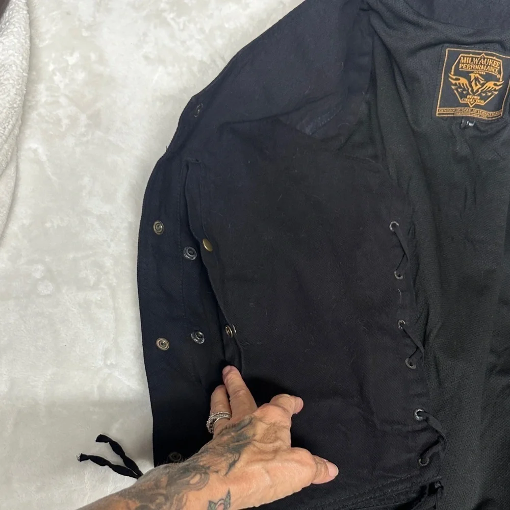 Men's Black Vest with Gun Pocket